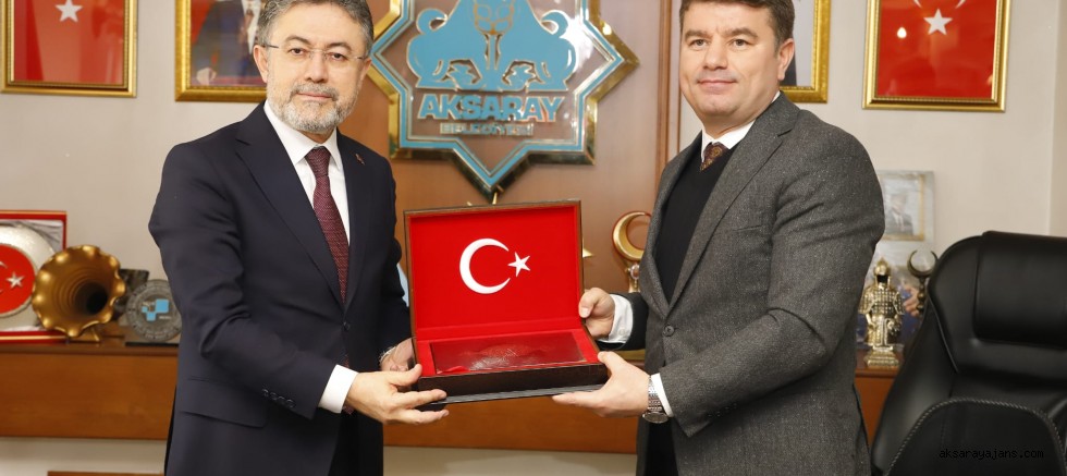 Bakan Yumaklı, Belediye Başkanı Dinçer'i Ziyaret Etti