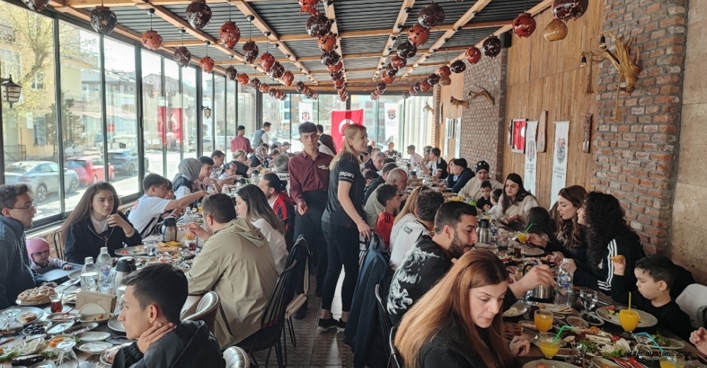 Derbi Öncesi Siyah-Beyaz Buluşma