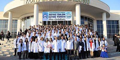ASÜ'lü Doktor Adayları Beyaz Önlüklerini Giydi