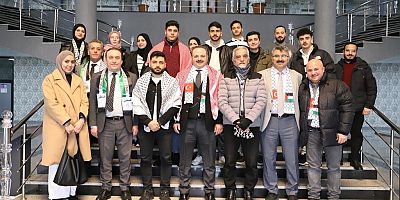 Rektör Arıbaş, Filistinli Öğrencilerle Bir Araya Geldi